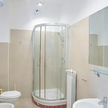 Savoia International_lt_bari Stazione Penzion Bari